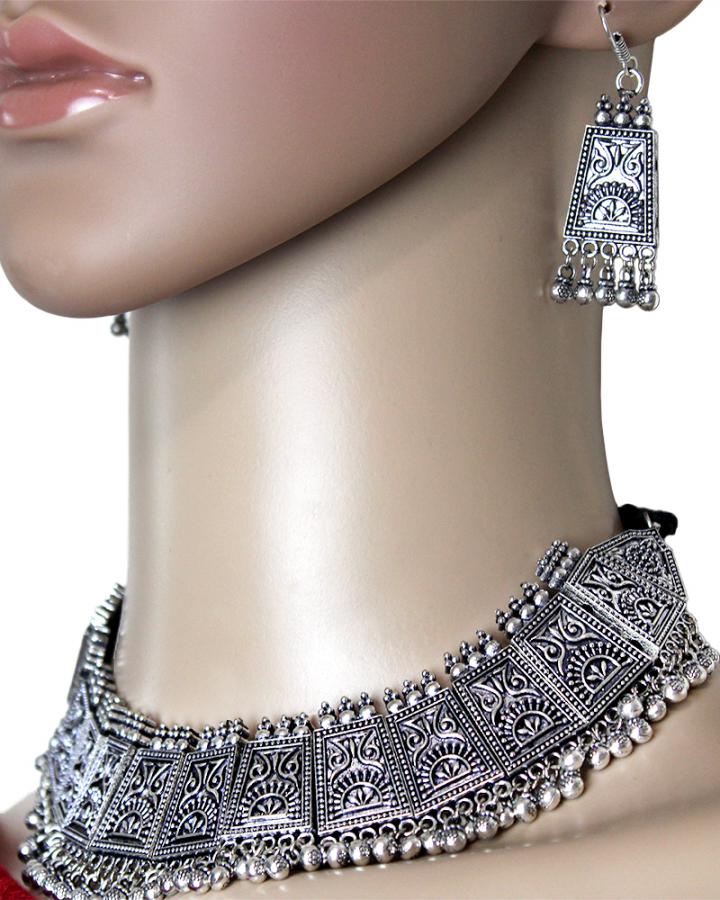 RATTLE CHOKER