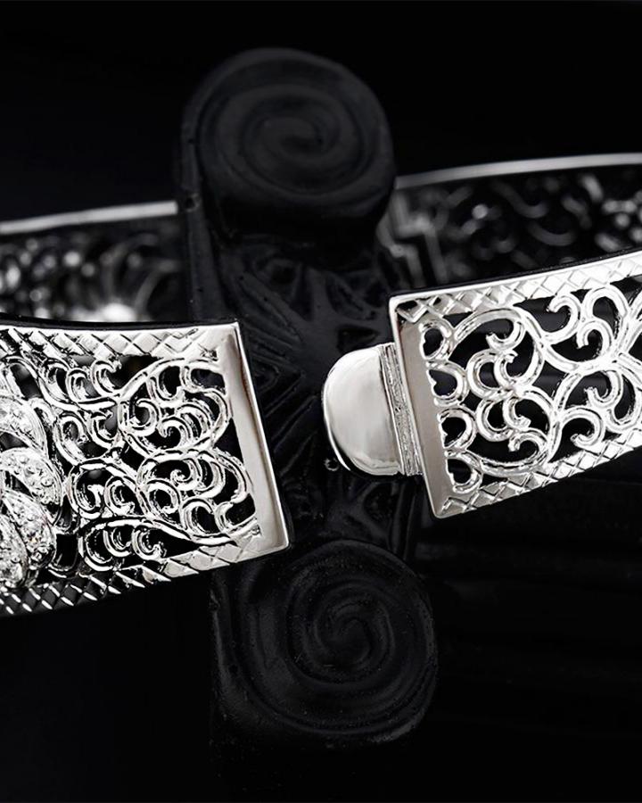 Pamela Pearl Bangle