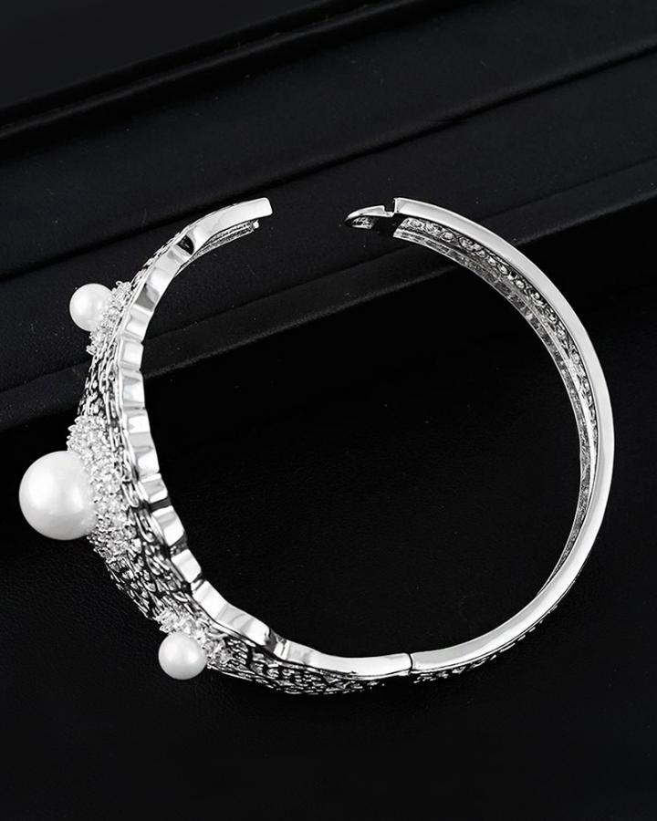 Ambrosia Pearl Bangle