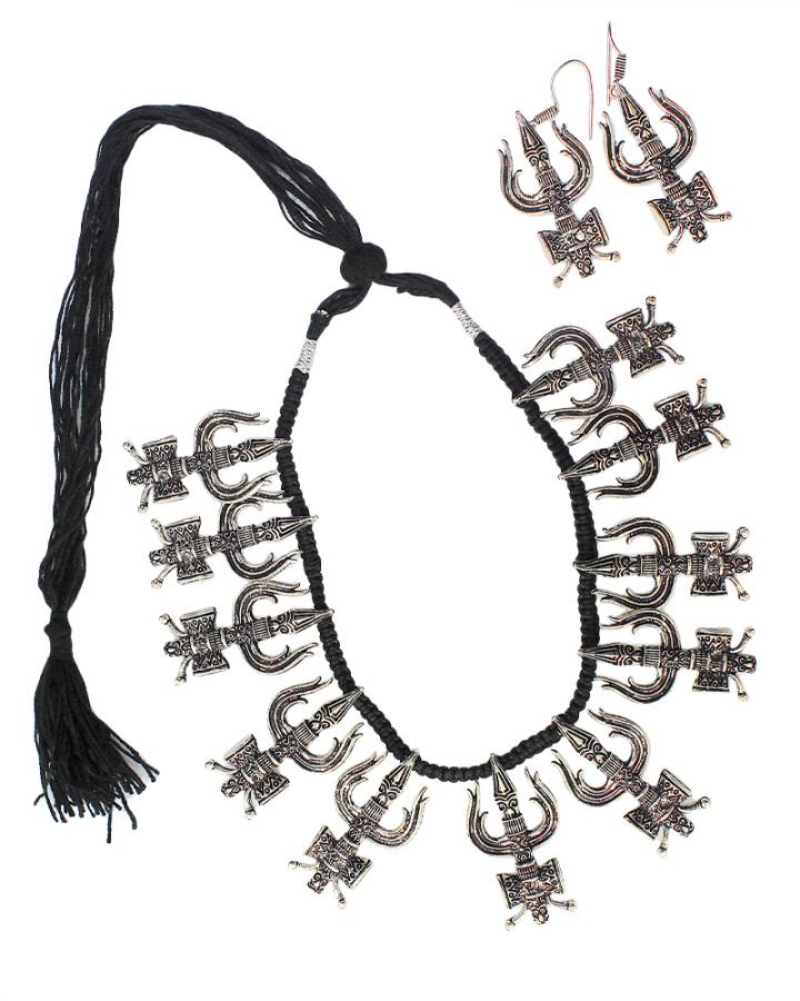 Trisula Fury Necklace Set