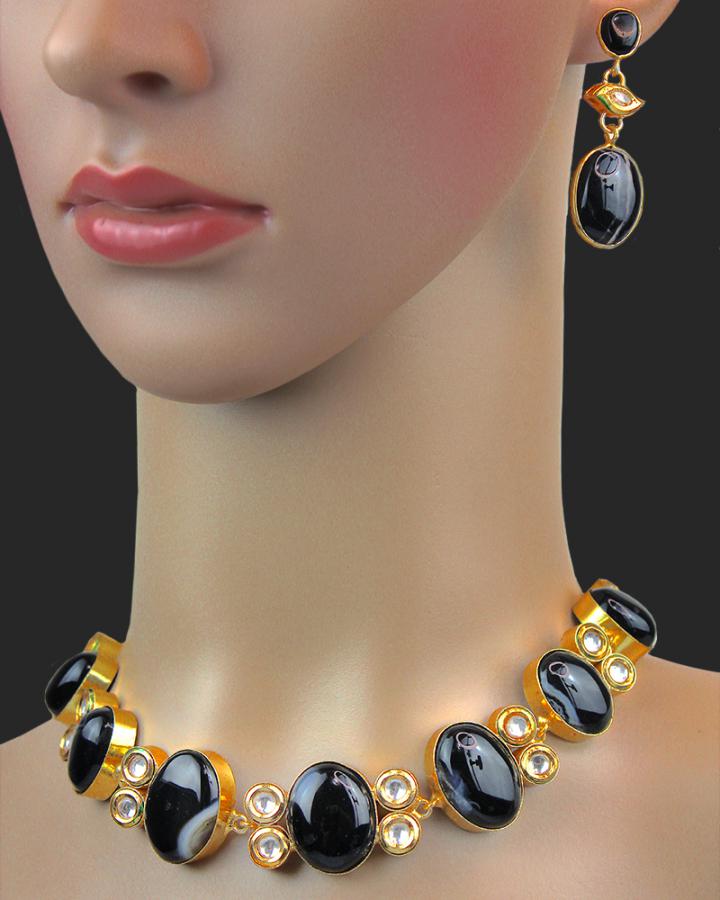 Alora Raven Necklace Set