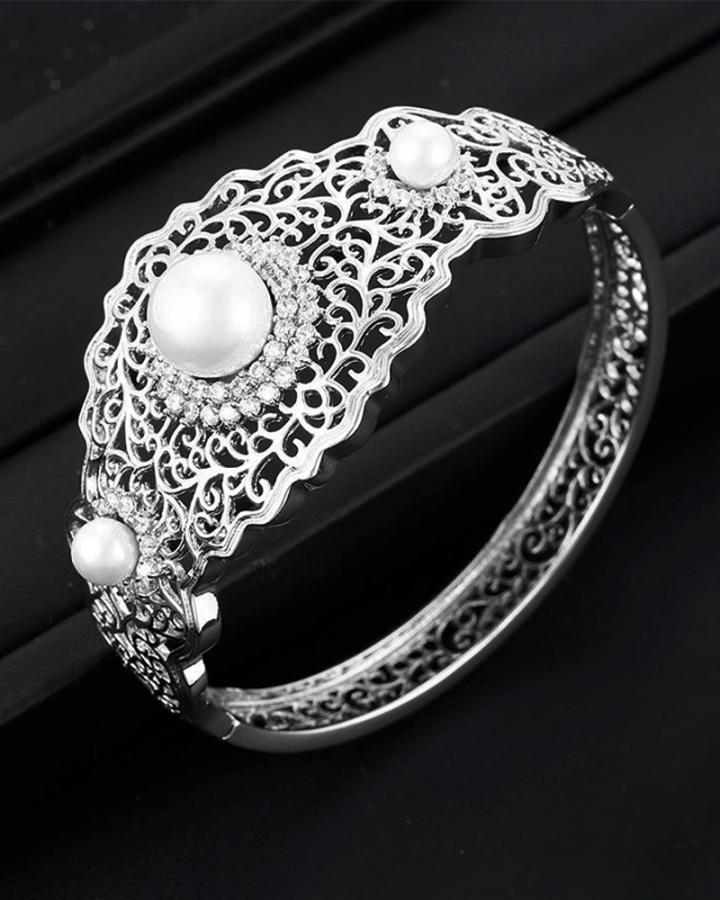 Ambrosia Pearl Bangle